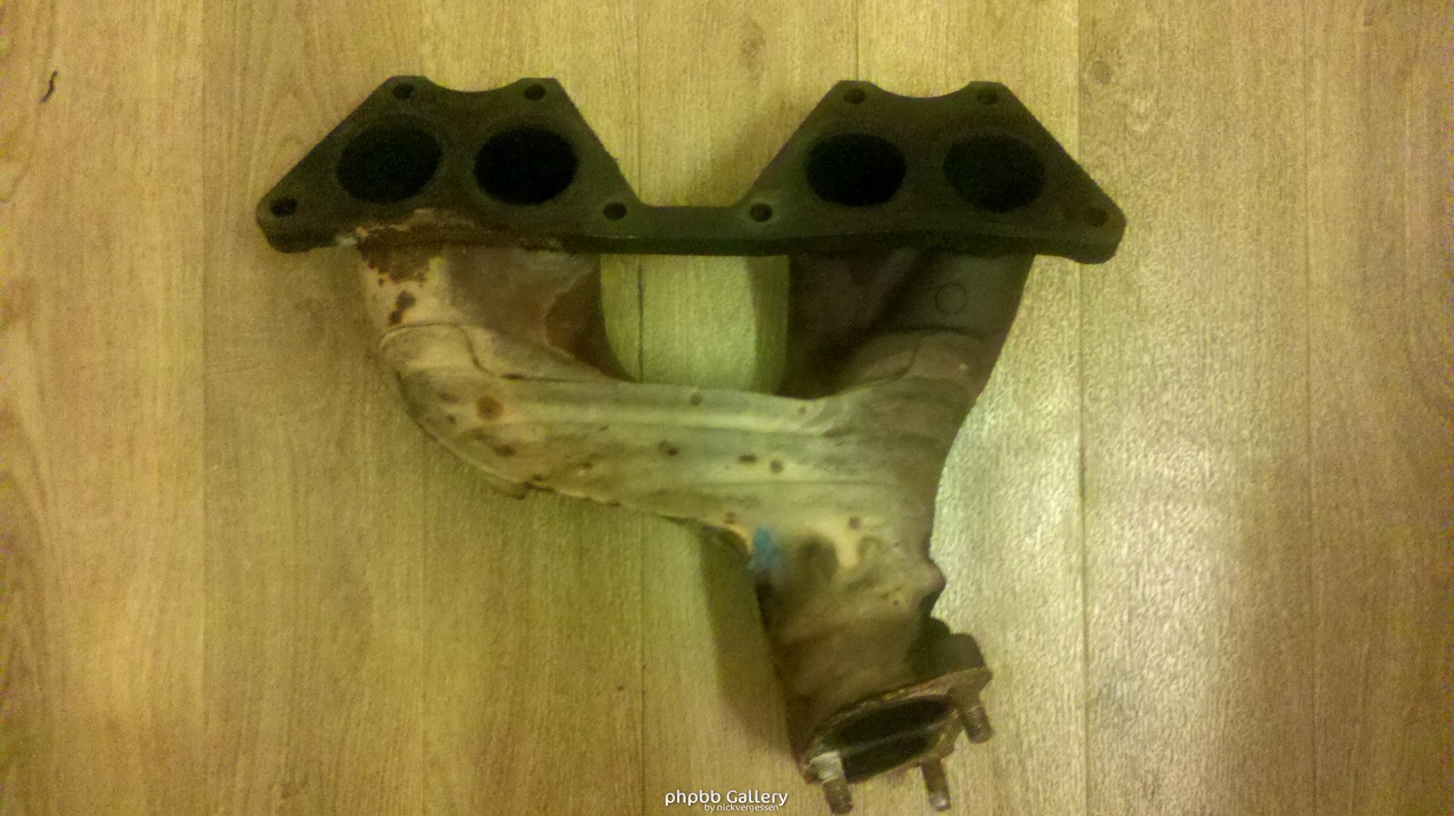 Cracked Paired Port Manifold 1