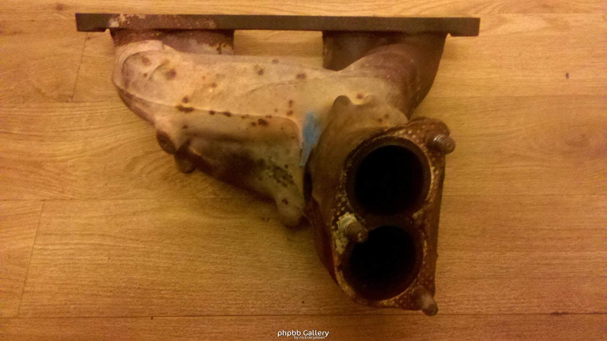 Cracked Paired Port Manifold 6